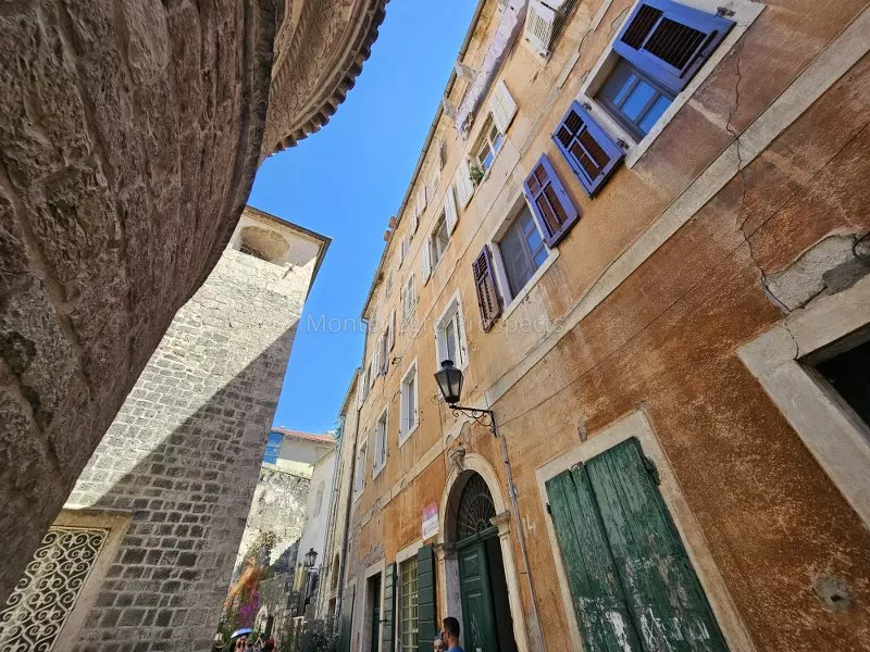 Flat in Kotor, Montenegro, 72 m² - picture 14