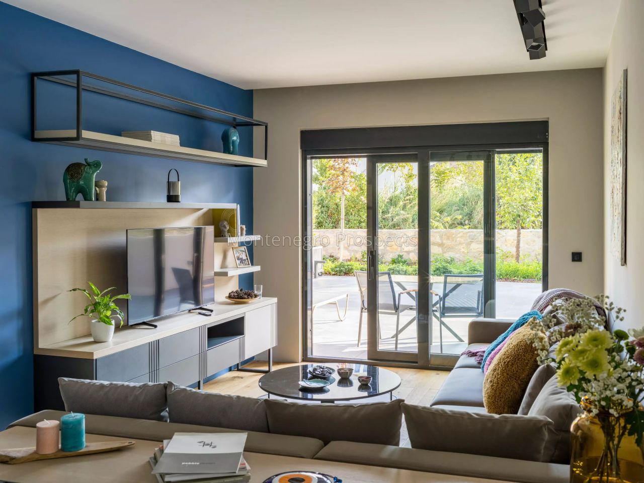 Appartamento a Tivat, Montenegro, 150 m² - foto 1