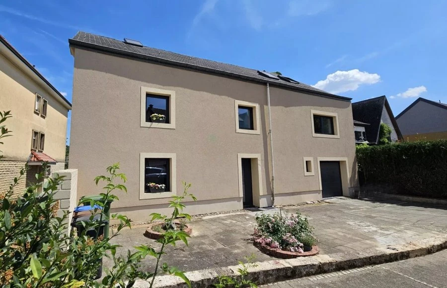 House in Luxembourg, Luxembourg, 210 m² - picture 1