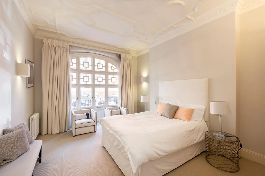 Piso en Londres, Reino Unido, 202 m² - imagen 1