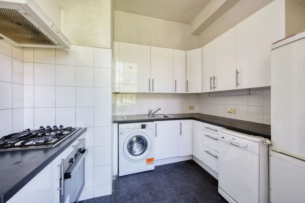 Flat in London, United Kingdom, 52 m² - picture 1