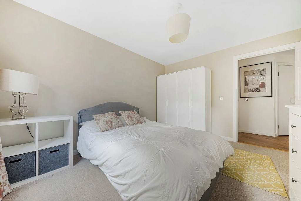 Flat in London, United Kingdom, 61 m² - picture 2