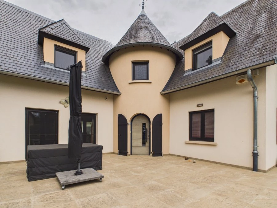 House in Luxembourg, Luxembourg, 156 m² - picture 2