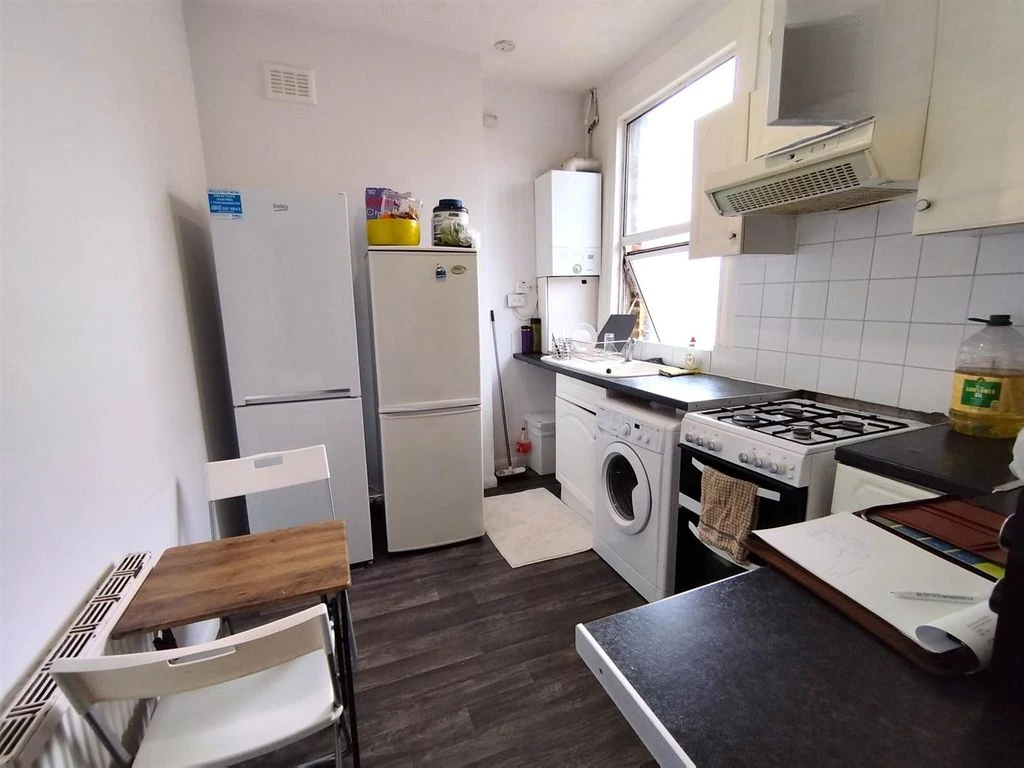 Flat in London, United Kingdom, 48 m² - picture 4