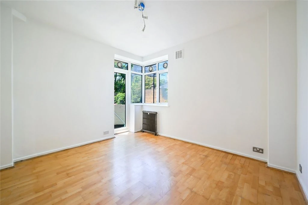 Flat in London, United Kingdom, 55 m² - picture 6