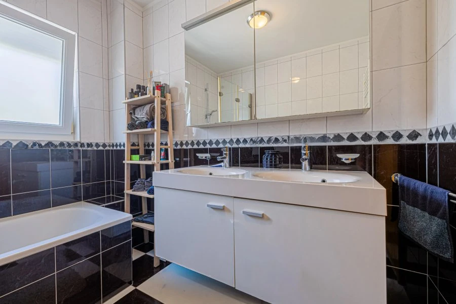 Flat in Luxembourg, Luxembourg, 77 m² - picture 6