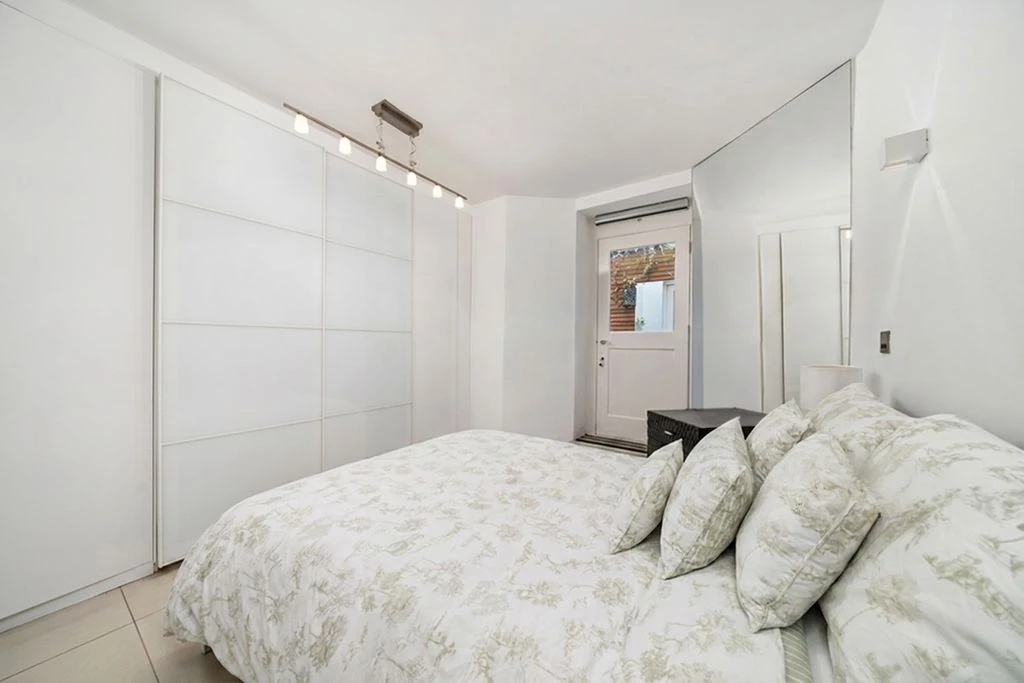 Flat in London, United Kingdom, 52 m² - picture 9
