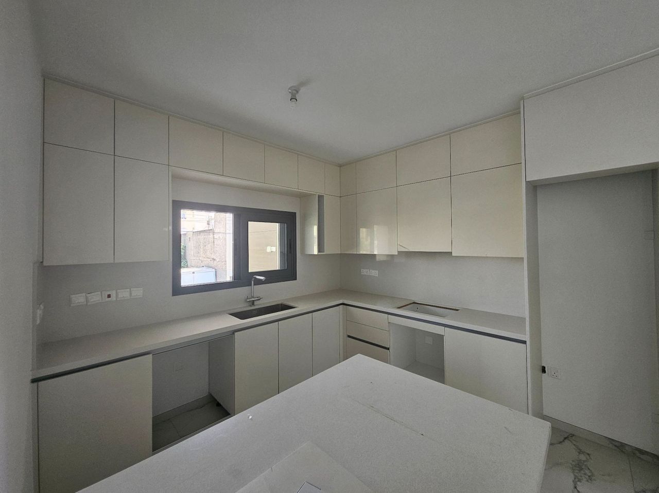 Apartment in Kato Polemidia, Zypern, 80 m² - Foto 3