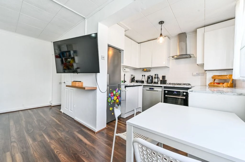 Flat in London, United Kingdom, 51 m² - picture 1