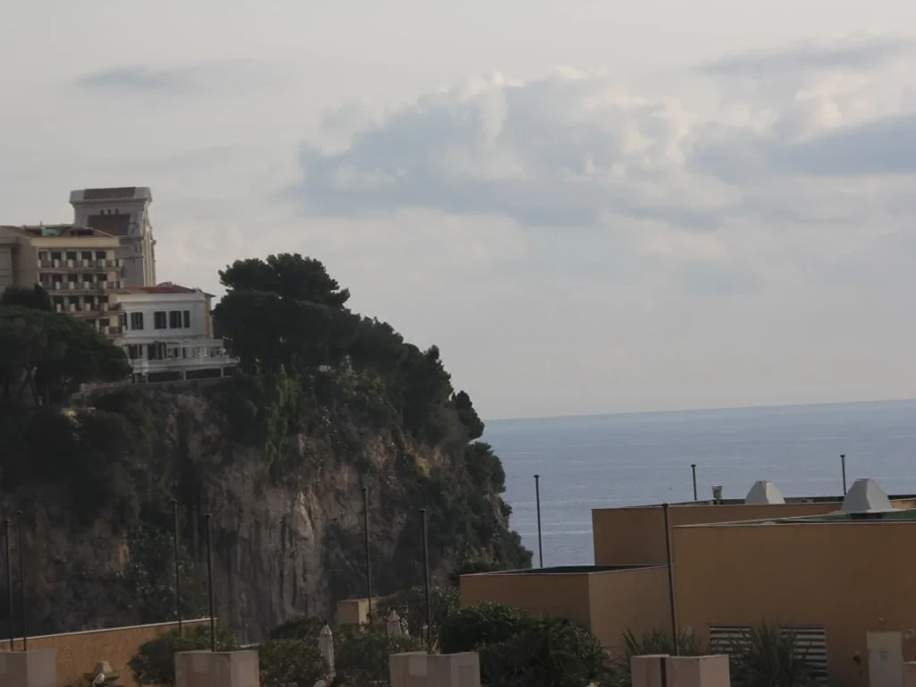 Appartement à Fontvieille, Monaco, 74 m² - image 2