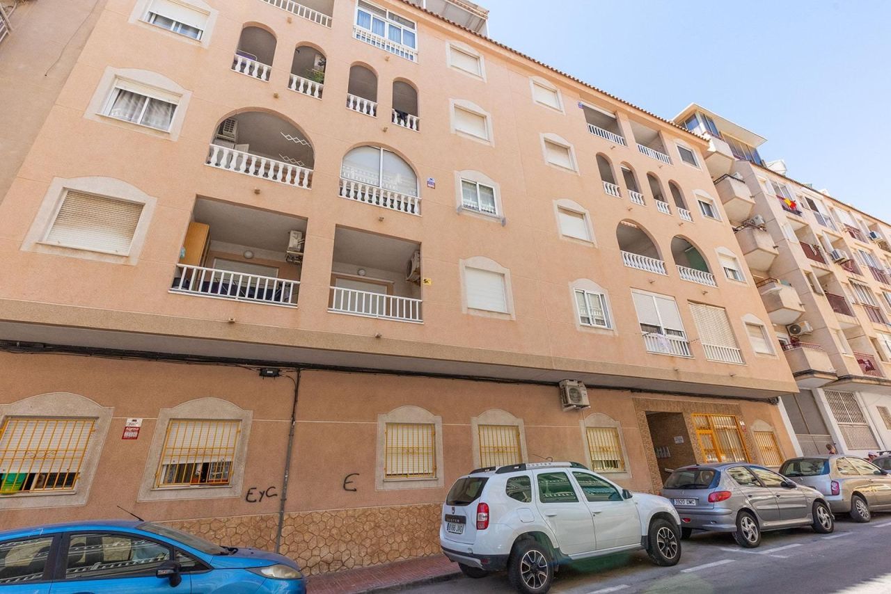 Flat in Torrevieja, Spain, 58 m² - picture 5
