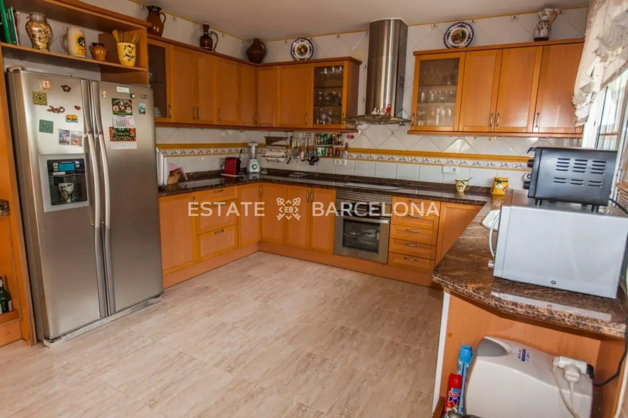 Villa à Calafell, Espagne, 430 m² - image 3