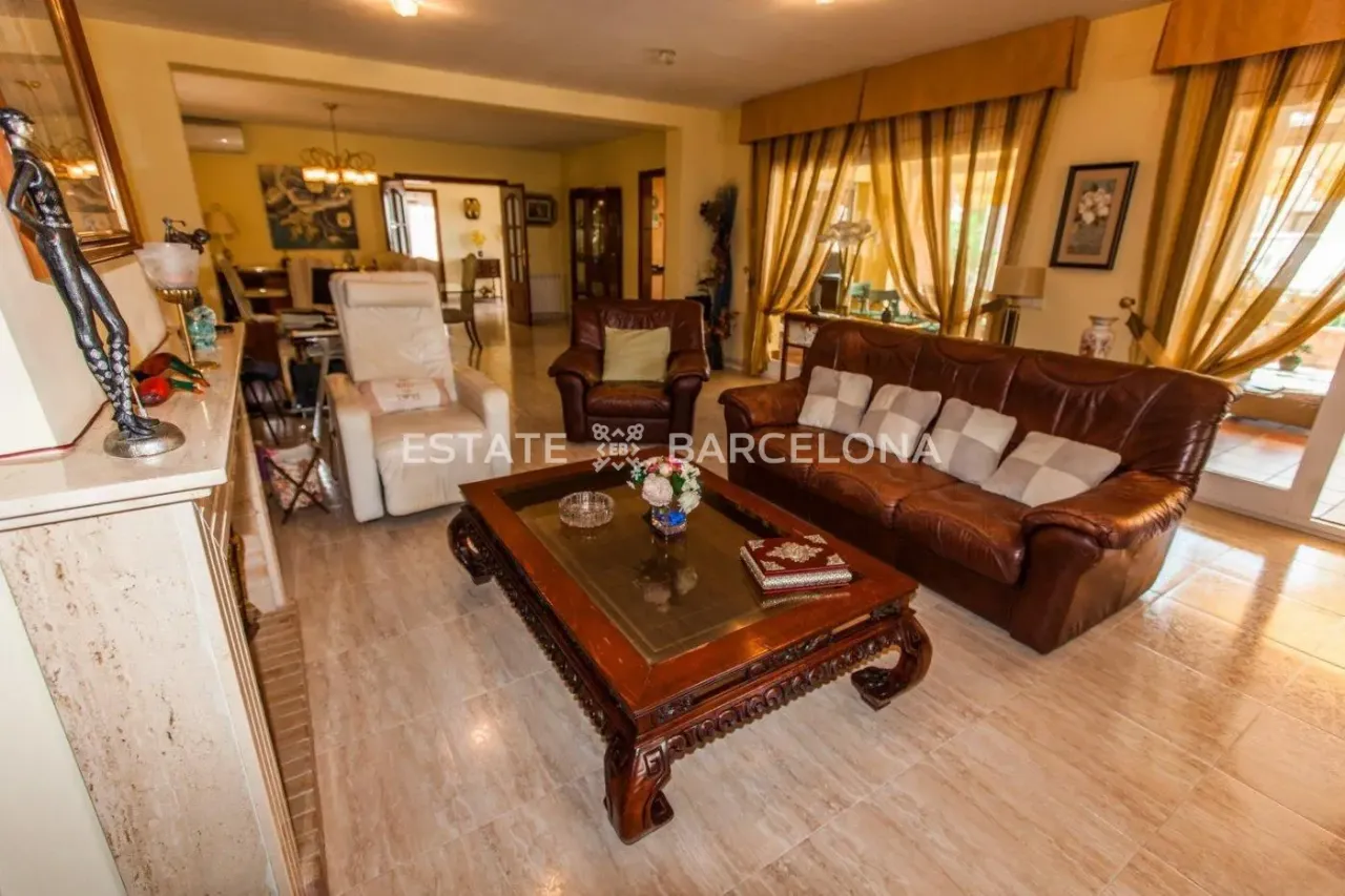 Villa à Calafell, Espagne, 430 m² - image 2