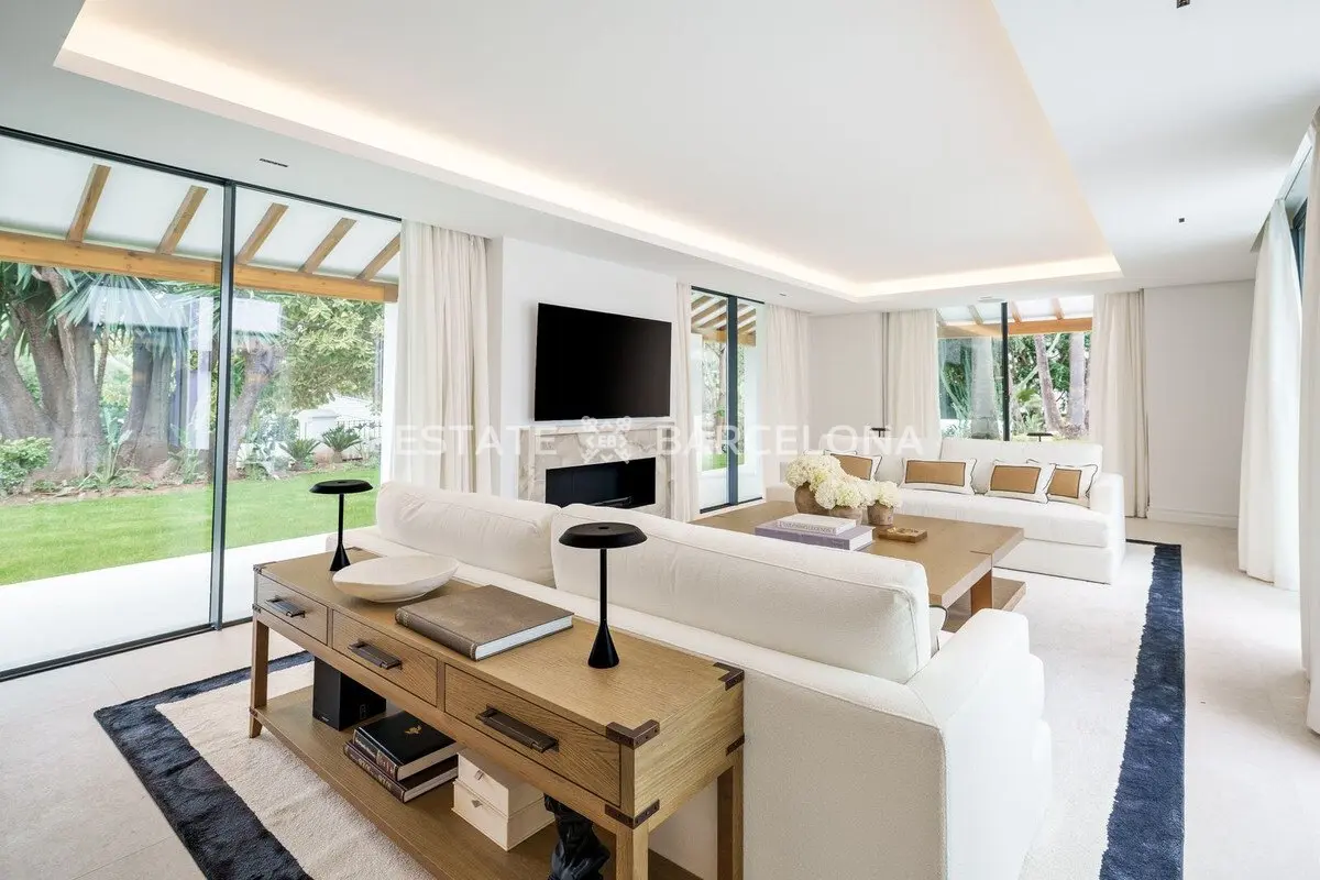 Villa in Malaga, Spanien, 983 m² - Foto 3