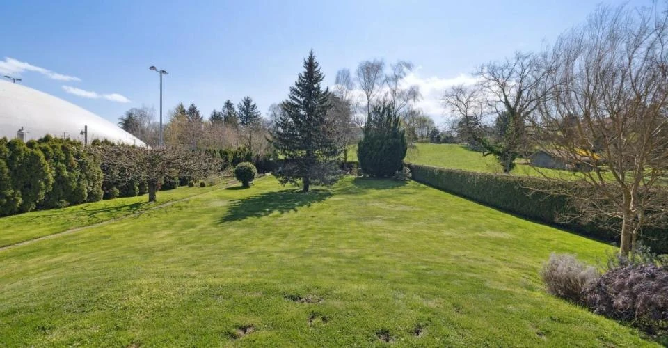 Haus in Genf, Schweiz, 400 m² - Foto 1