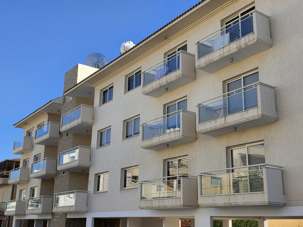 Maison à Mesa Geitonia, Chypre, 750 m² - image 2