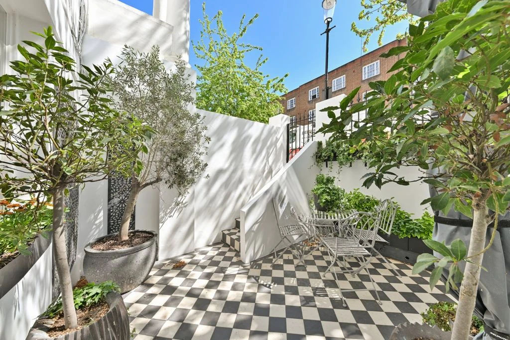 Flat in London, United Kingdom, 81 m² - picture 11