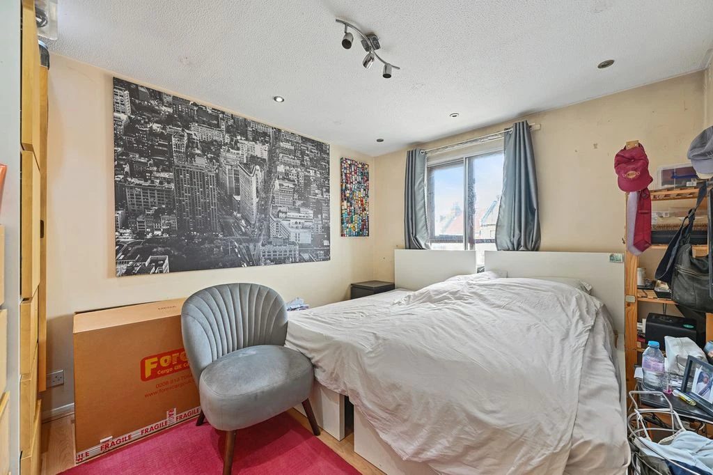 Flat in London, United Kingdom, 45 m² - picture 1