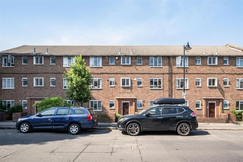 Flat in London, United Kingdom - picture 7