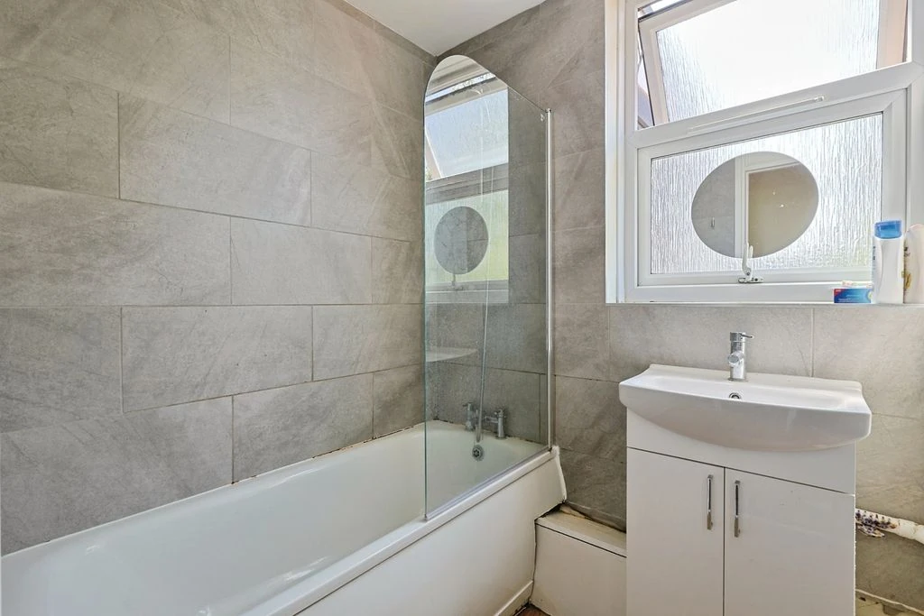 Flat in London, United Kingdom, 75 m² - picture 11