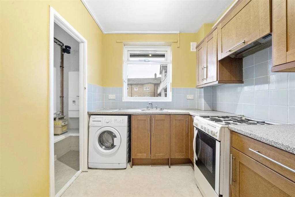 Flat in London, United Kingdom, 70 m² - picture 12
