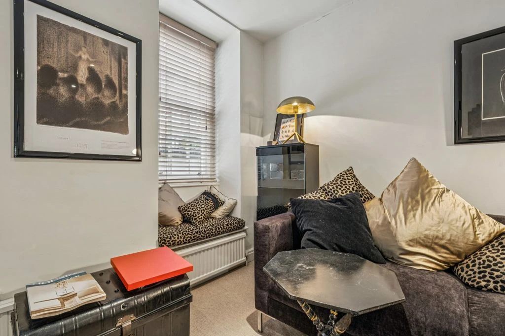 Flat in London, United Kingdom, 50 m² - picture 15
