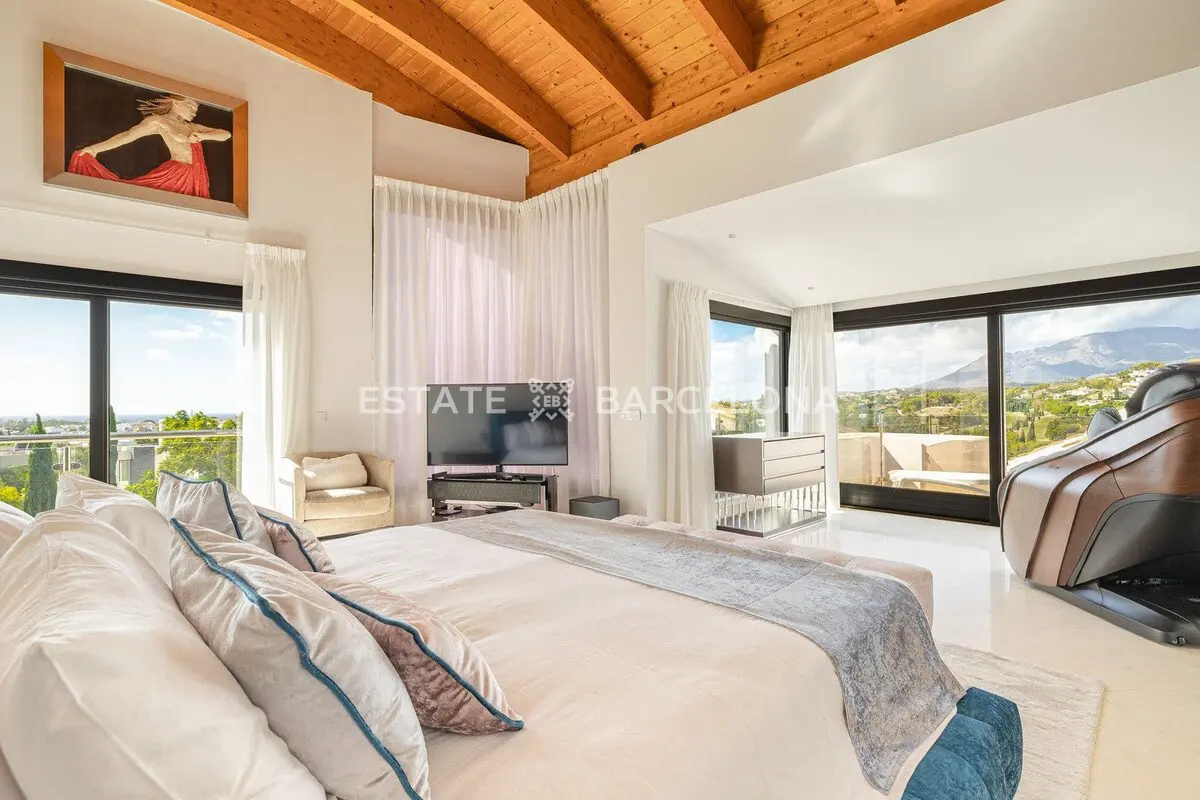 Villa in Malaga, Spanien, 1 081 m² - Foto 10