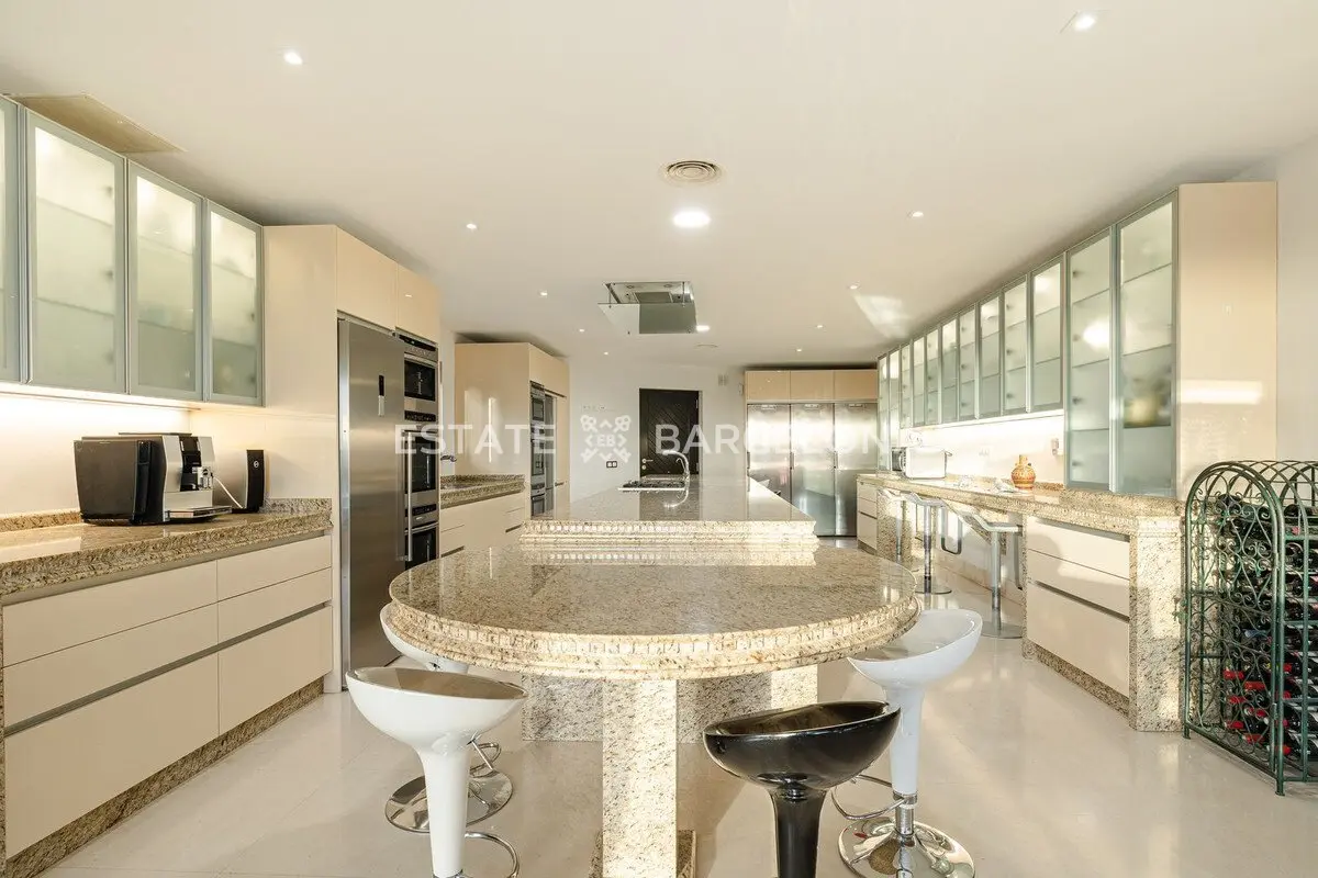 Villa in Malaga, Spanien, 1 081 m² - Foto 5