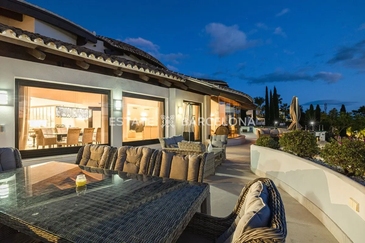 Villa in Malaga, Spanien, 1 081 m² - Foto 8