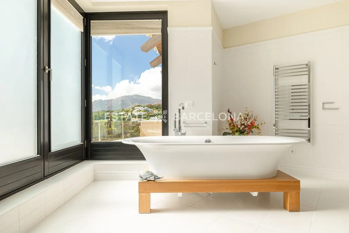Villa in Malaga, Spanien, 1 081 m² - Foto 14