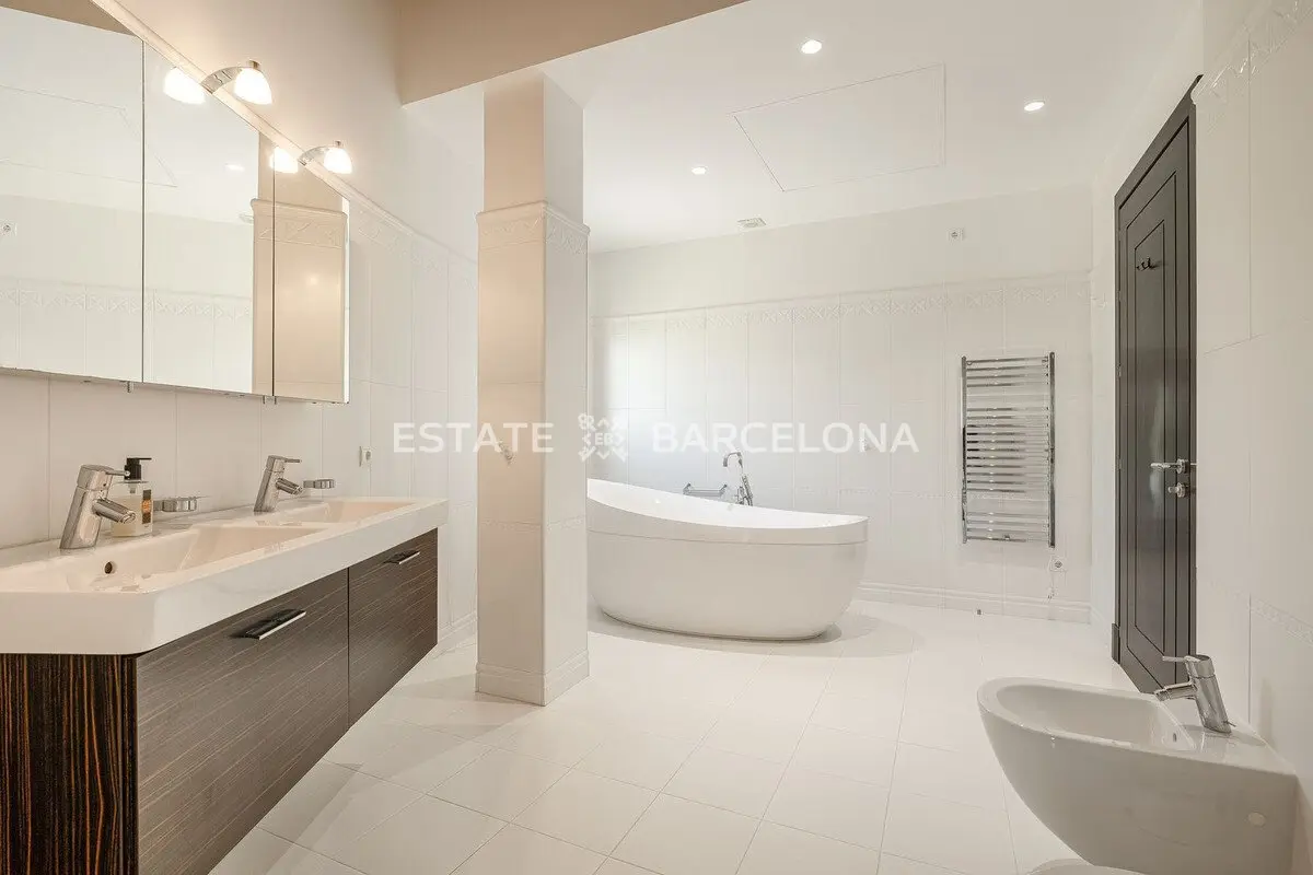 Villa in Malaga, Spanien, 1 081 m² - Foto 13