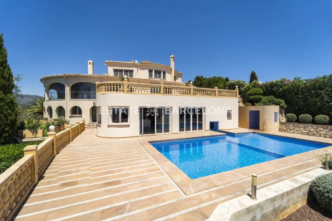 Villa en Calpe, España, 636 m² - imagen 2