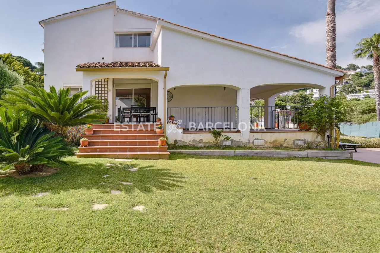 Villa en Blanes, España, 397 m² - imagen 4