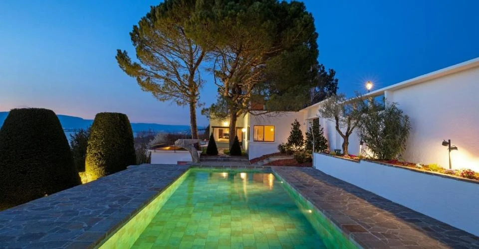 House in Geneva, Switzerland, 305 m² - picture 2