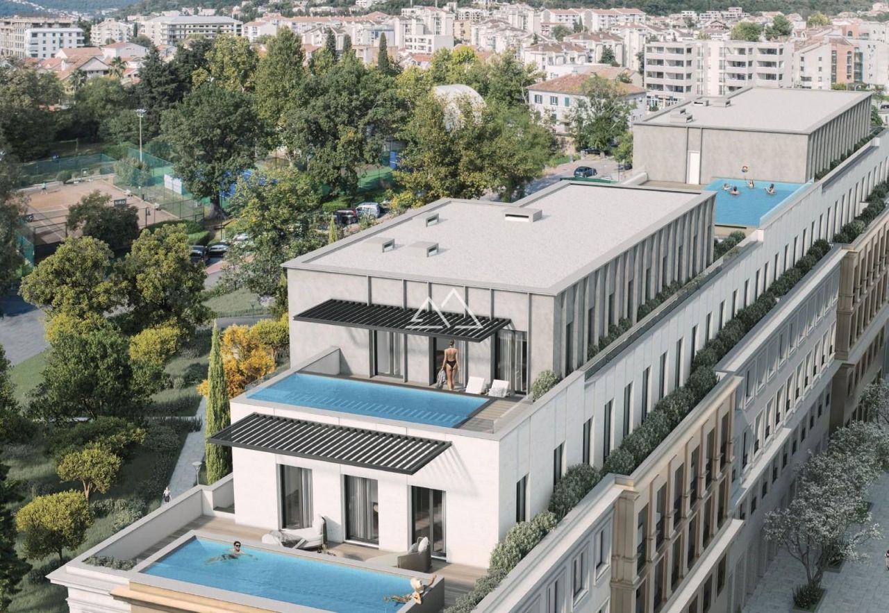 Apartamento en Tivat, Montenegro, 243 m² - imagen 1