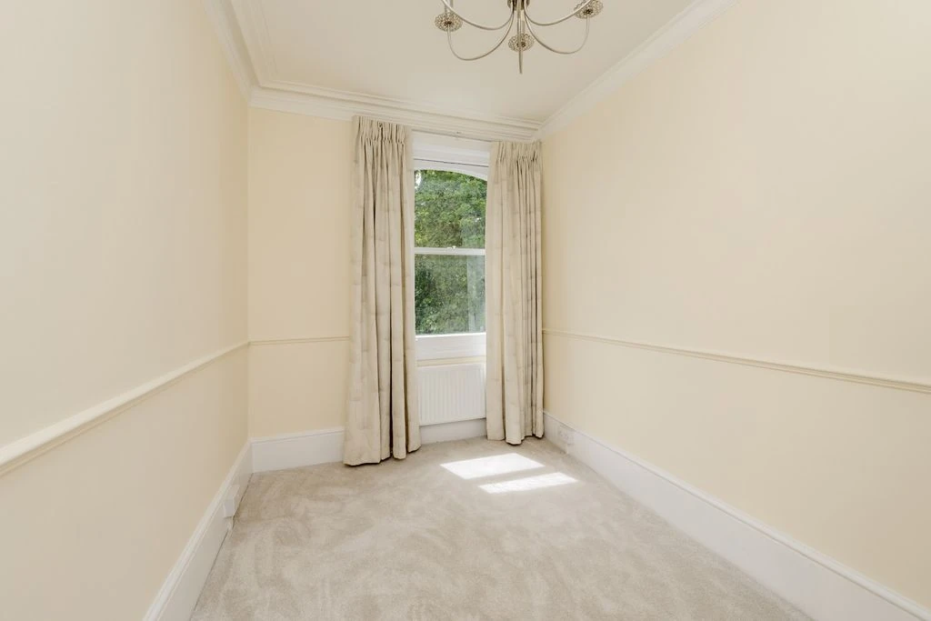 Flat in London, United Kingdom, 97 m² - picture 1