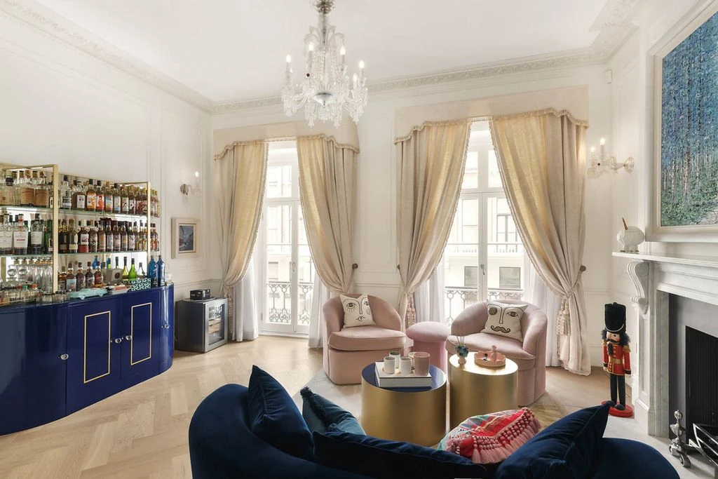 Flat in London, United Kingdom, 257 m² - picture 2