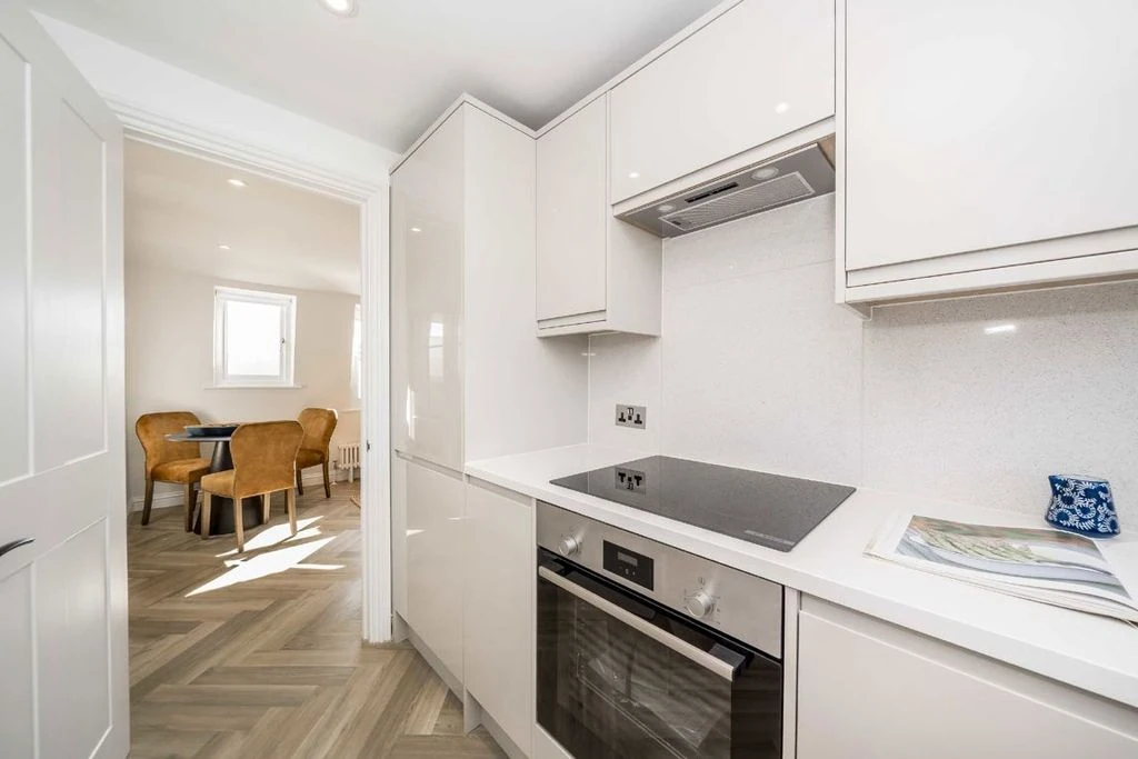 Flat in London, United Kingdom, 72 m² - picture 3