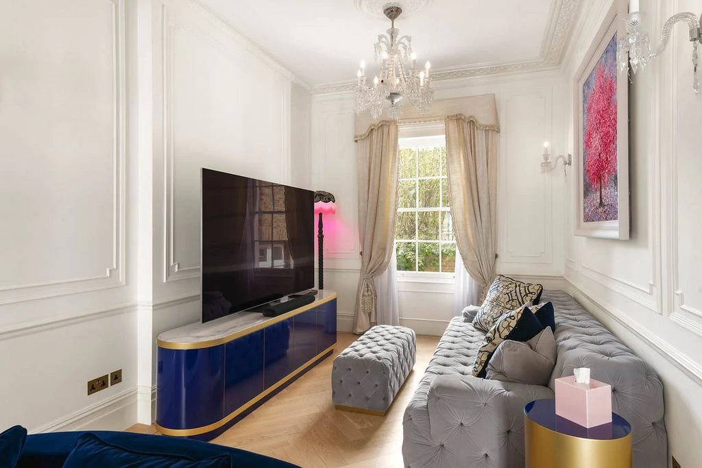 Flat in London, United Kingdom, 257 m² - picture 3