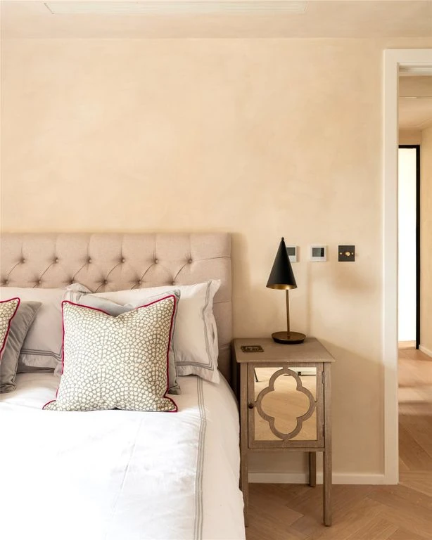 Flat in London, United Kingdom, 170 m² - picture 3
