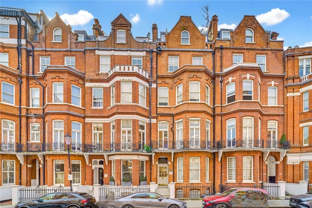 Flat in London, United Kingdom, 84 m² - picture 4