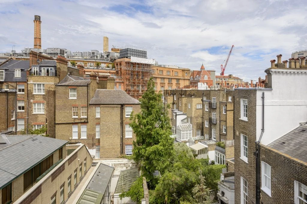 Flat in London, United Kingdom, 97 m² - picture 4