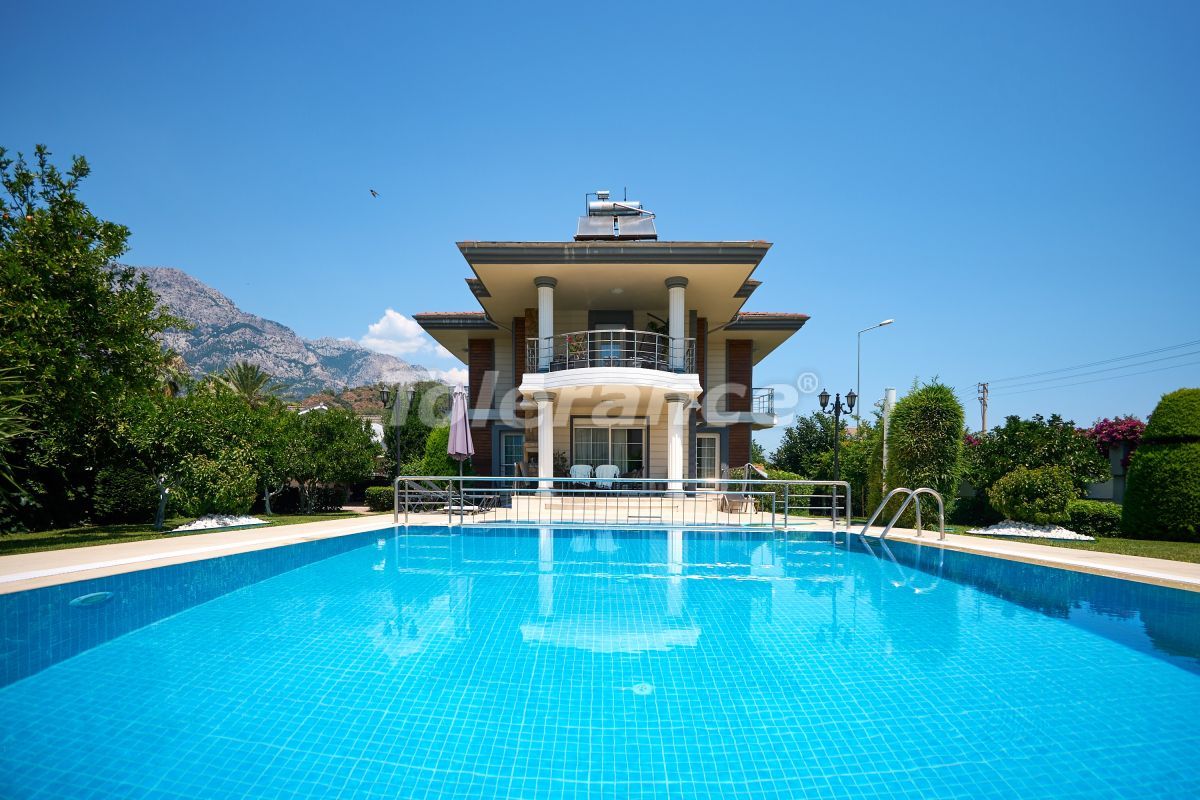 Villa en Kemer, Turquia, 328 m² - imagen 2
