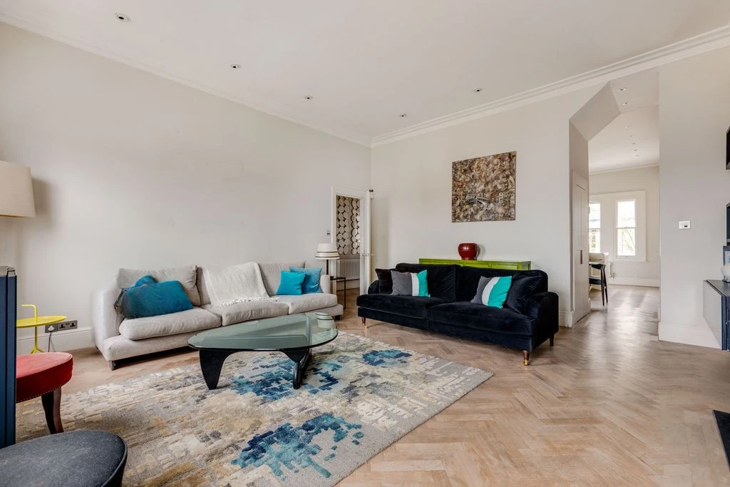 Flat in London, United Kingdom, 172 m² - picture 6