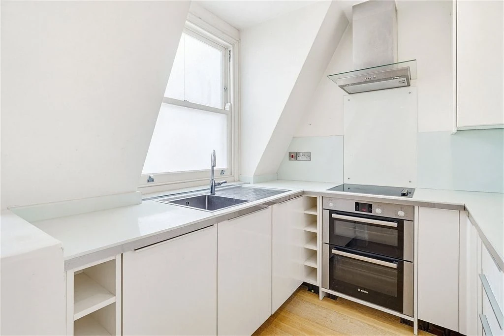 Flat in London, United Kingdom, 84 m² - picture 7