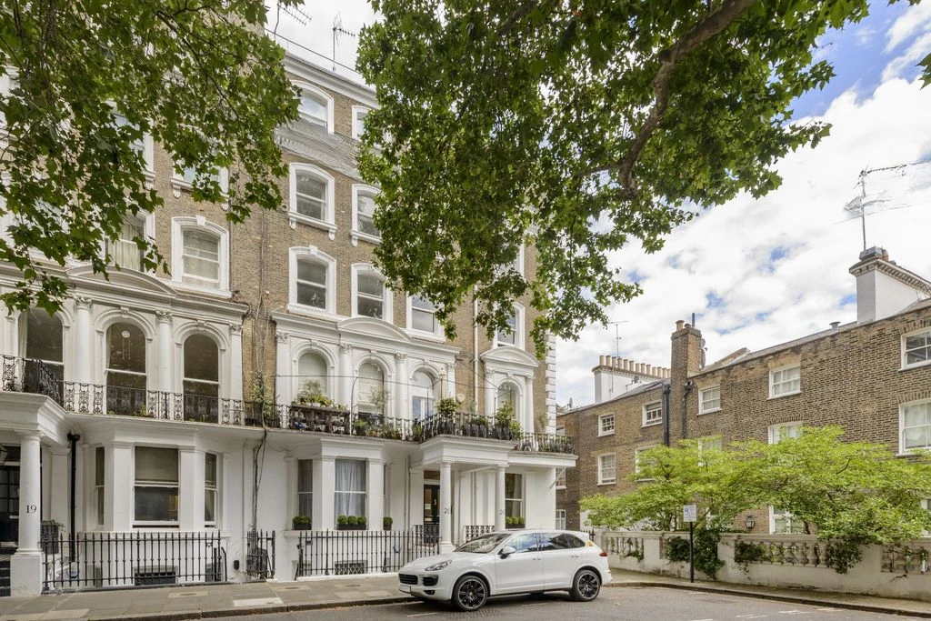 Flat in London, United Kingdom, 97 m² - picture 9