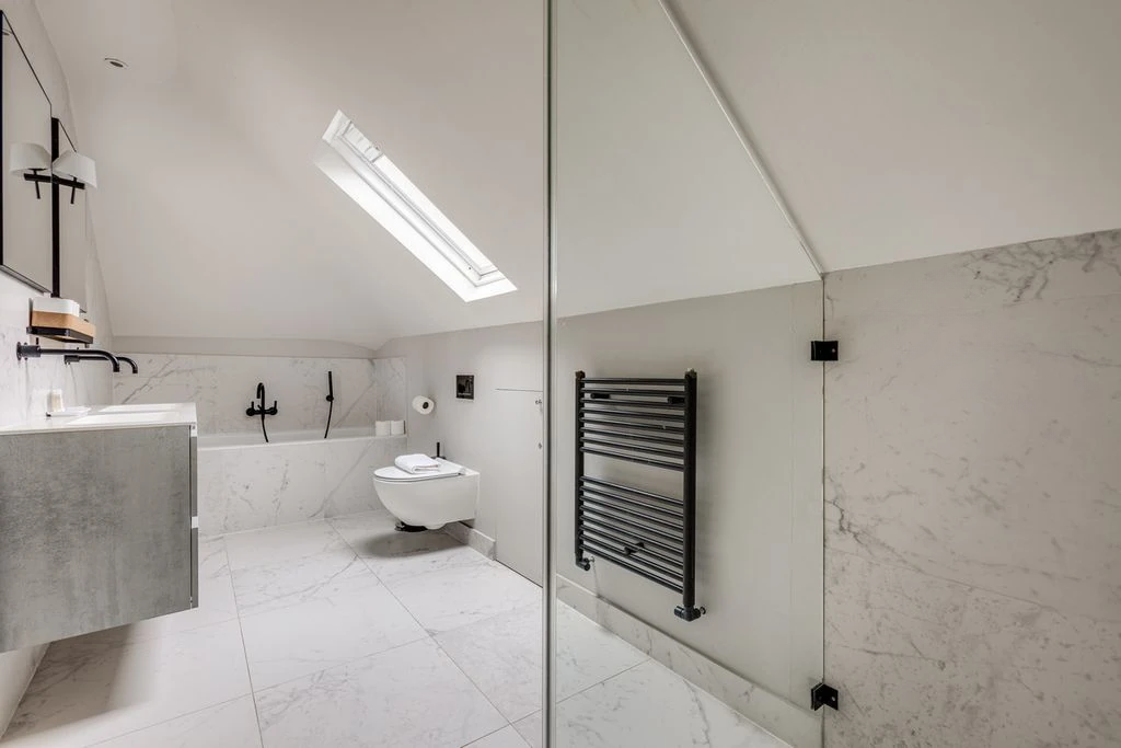 Flat in London, United Kingdom, 172 m² - picture 11