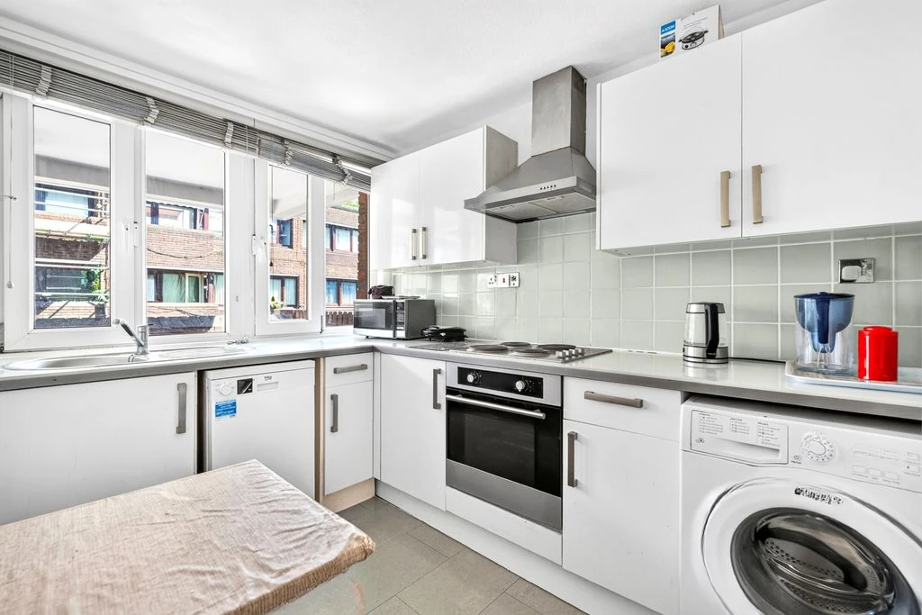 Flat in London, United Kingdom, 49 m² - picture 12