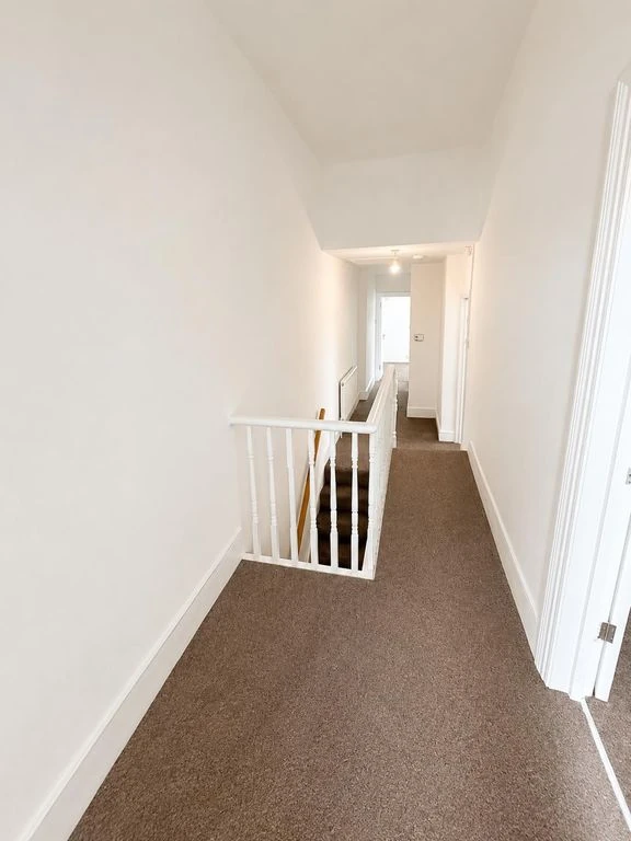 Flat in London, United Kingdom, 66 m² - picture 2