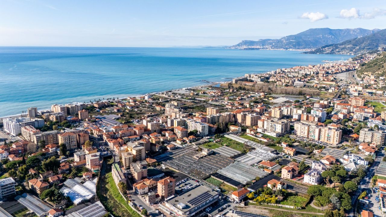 Apartment in Bordighera, Italy, 110 m² - picture 1